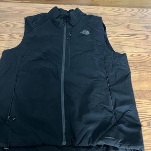 Men’s xxl north face vest
